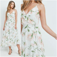 Load image into Gallery viewer, IVORY FLORAL MAXI DRESS