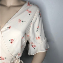 Load image into Gallery viewer, Peach Floral print wrap dress